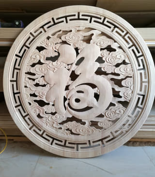 狮首立柱雕件局部近景