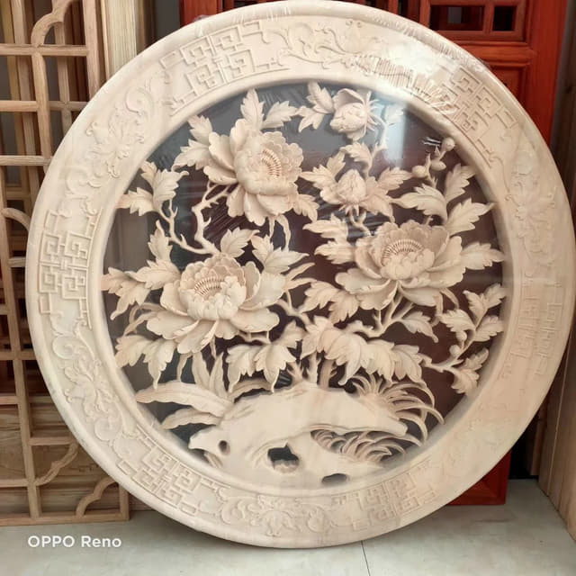 花卉纹家具浮雕面板局部特写