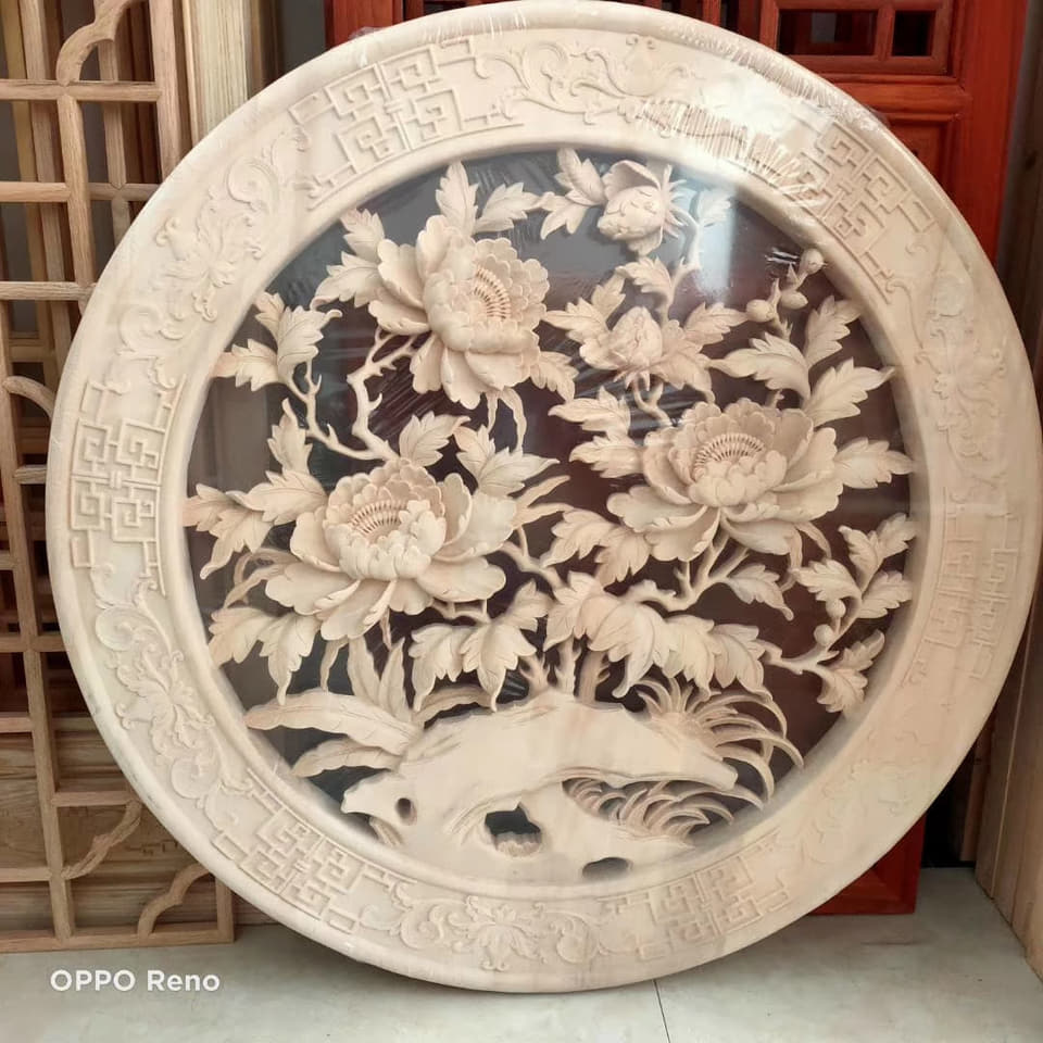 花卉纹家具浮雕面板局部特写