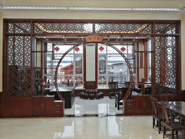 圆门博古隔断柜立面实拍