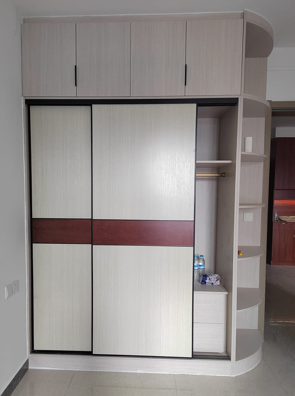 移门衣柜带圆角侧架实拍