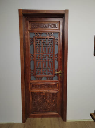 中式雕花单门室内实拍