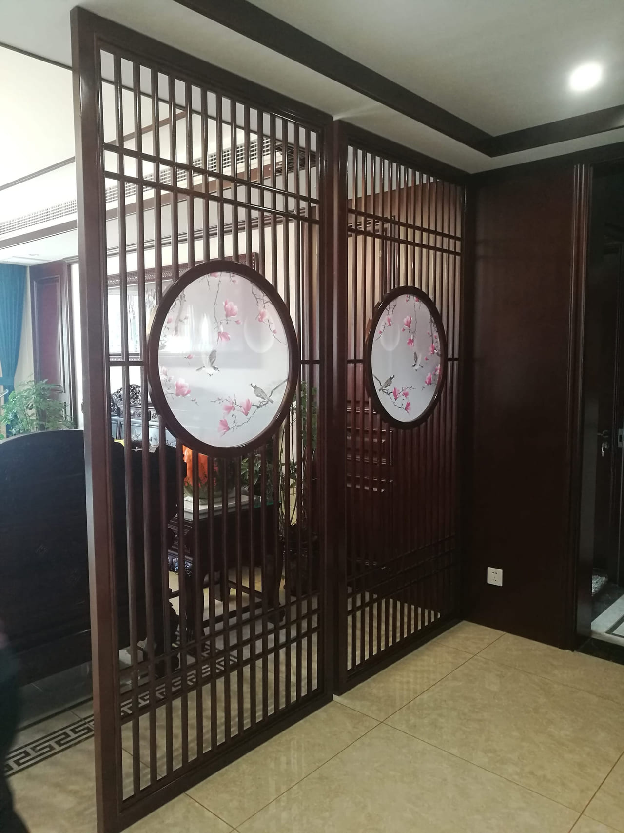 圆景花鸟双联隔断客厅实拍