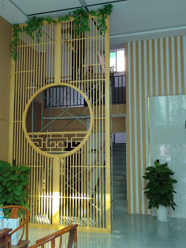 通顶圆景格栅隔断实拍