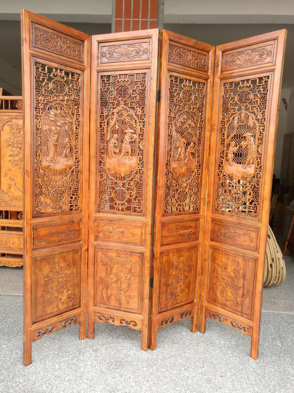 人物雕花四扇屏风实拍