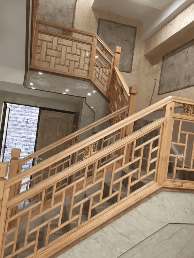 几何格栏楼梯扶手实景