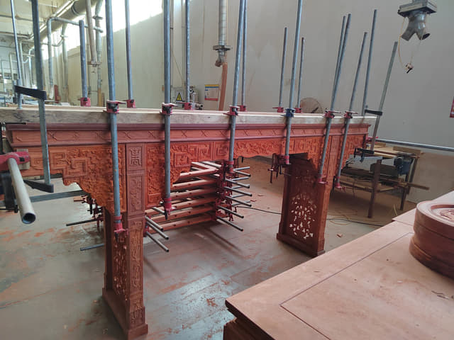 实木楼梯扶手弧度塑形